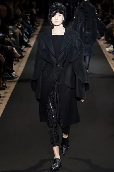 Look 18